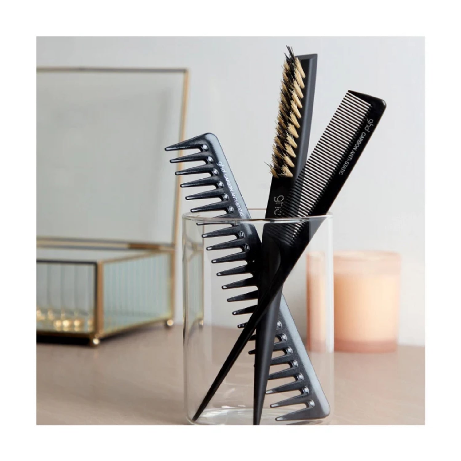 Pieptene profesional cu dinți rari pentru descurcare Ghd The Comb Out Detangling Comb Black — imagine 4